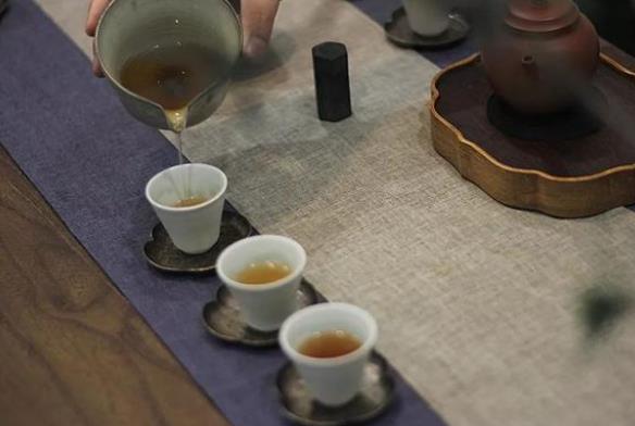 茶室景觀設(shè)計(jì)案例分析（茶室景觀設(shè)計(jì)案例分析怎么寫）