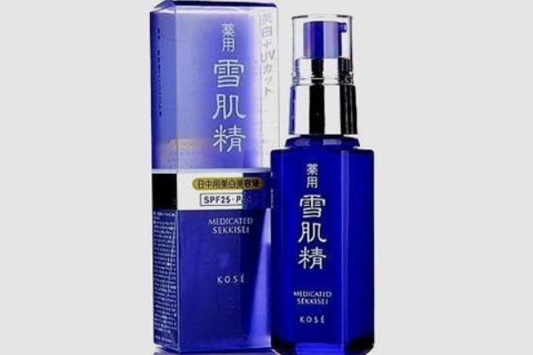 美白控油護(hù)膚品排行榜（美白控油護(hù)膚品排行榜前十名）